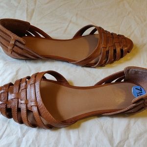 Dolce Vita Pointed-Toe Woven Flat Sandals